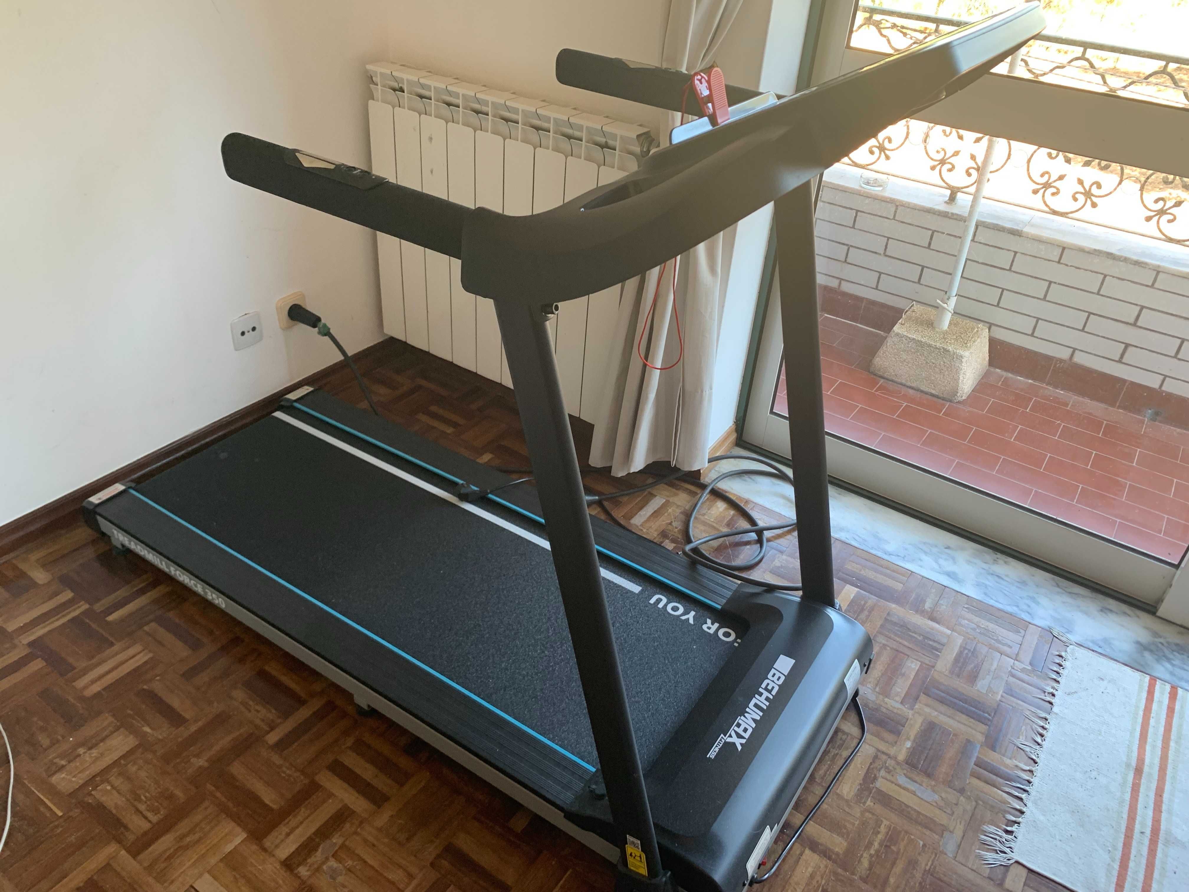 Passadeira BEHUMAX Treadmil Force 350 sem uso praticamente como nova