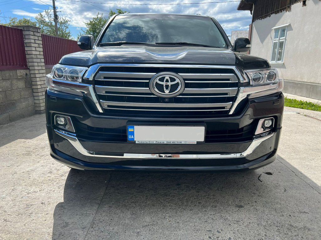 Toyota LandCruiser 200 Обвесы Executive 2019-2021 накладки на бампера