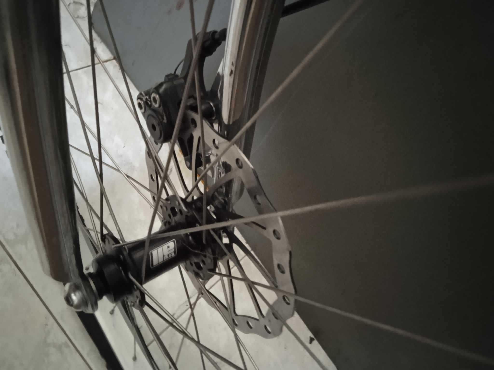 Bicicleta de trial Yaabaa nova.
