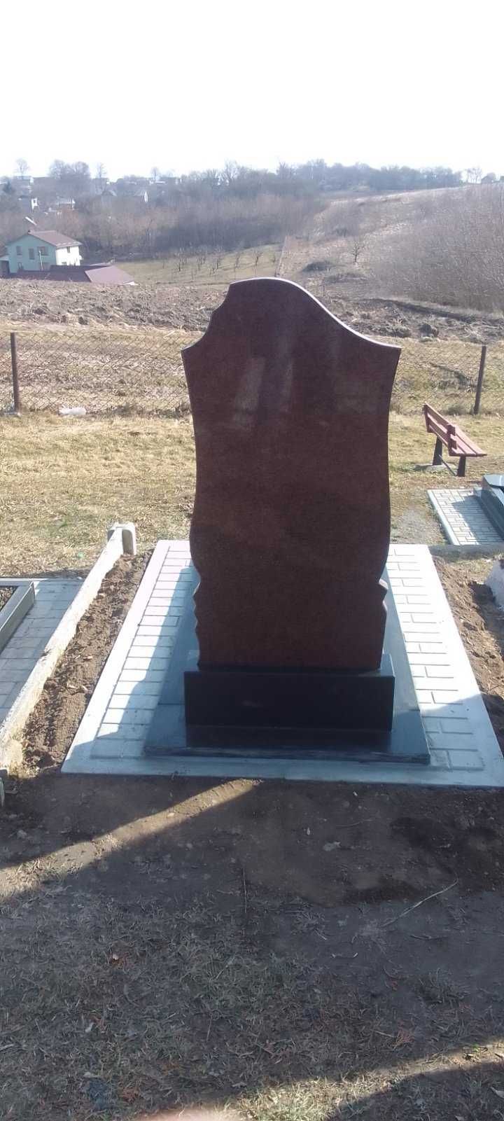 Реставрація старих пам'ятників.