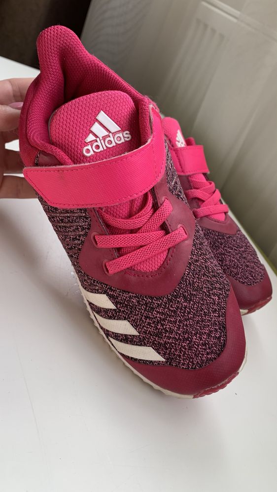 Кросівки Adidas 32 р весна літо осінь