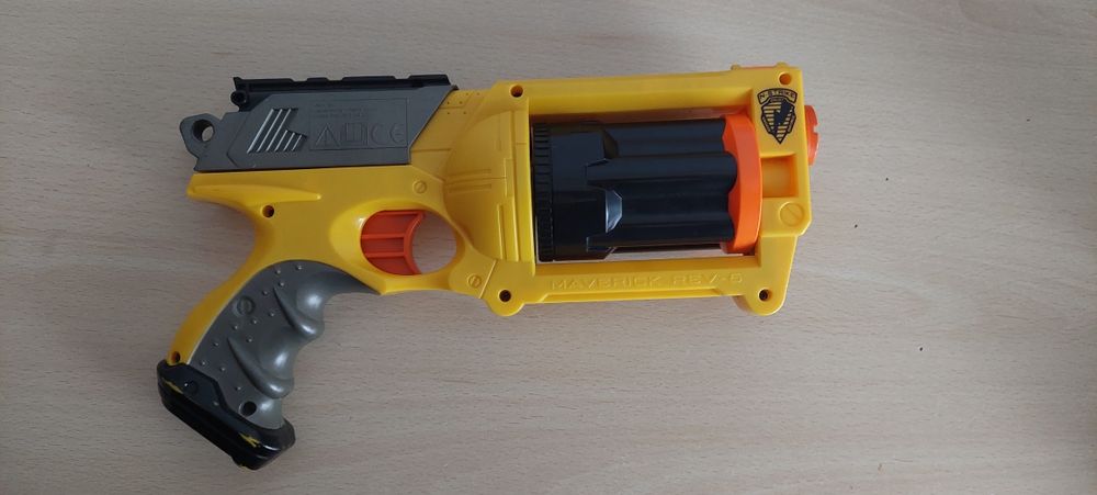 Nerf Maverick Rev-6