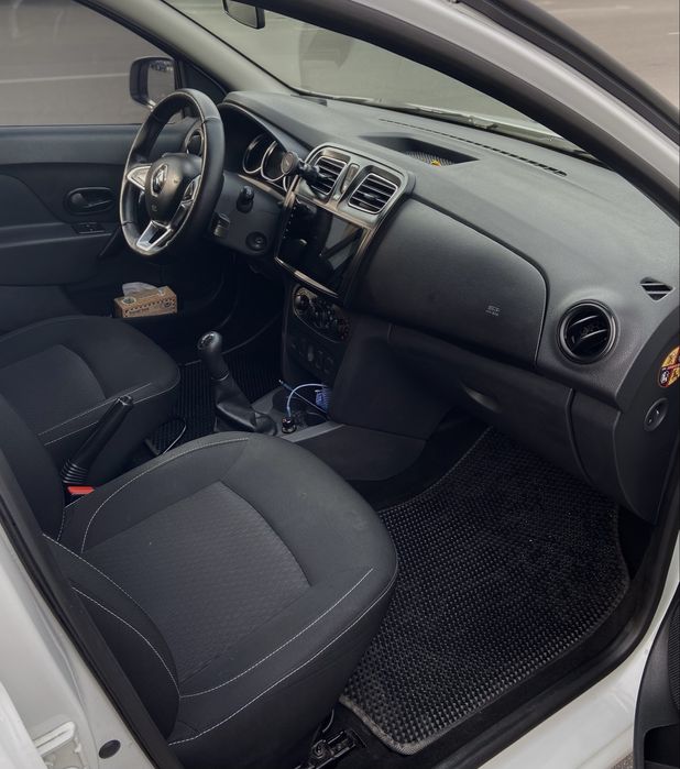 Рено Логан 2 2019 г.в. газ/бензин