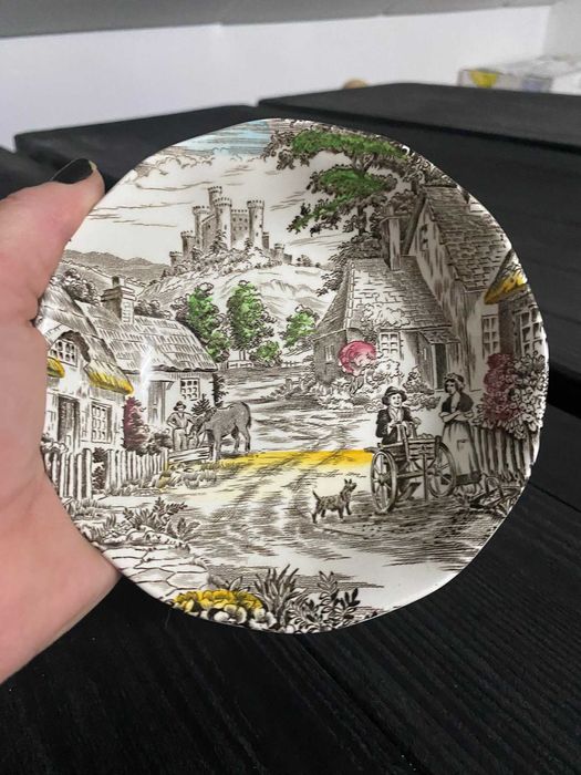 2 Pequenos pratos decorativos de coleção Inglês 1835 e Myott