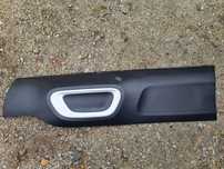 Citroen C5 AIRCROSS listwa drzwi prawy przód 9820076577