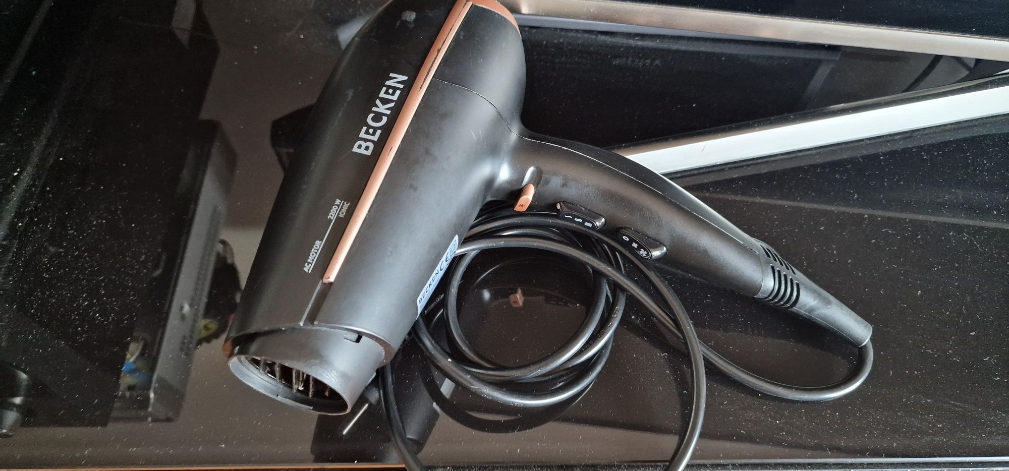 Secador de cabelo Becken 2200 ionic