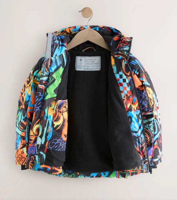 Яскрава зимова куртка Next в наявності