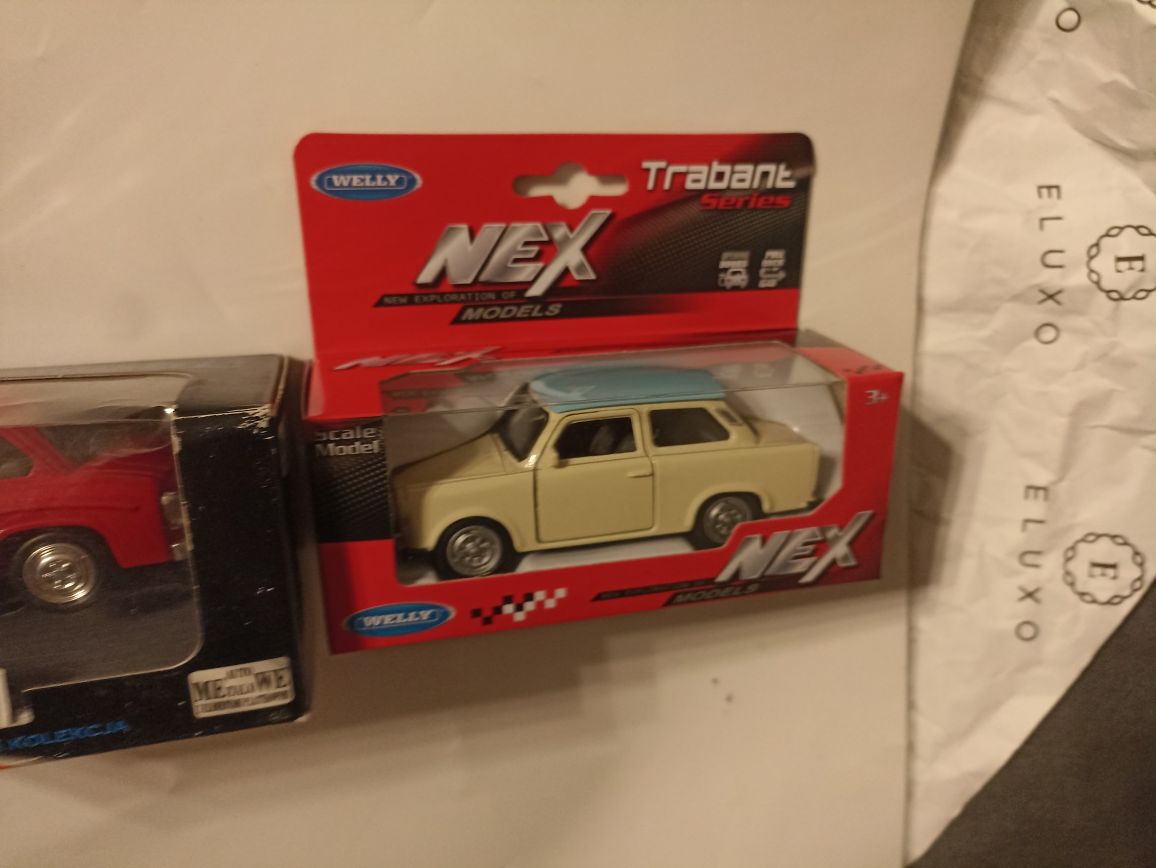 Dwa modele dwusowów syrena i trabant