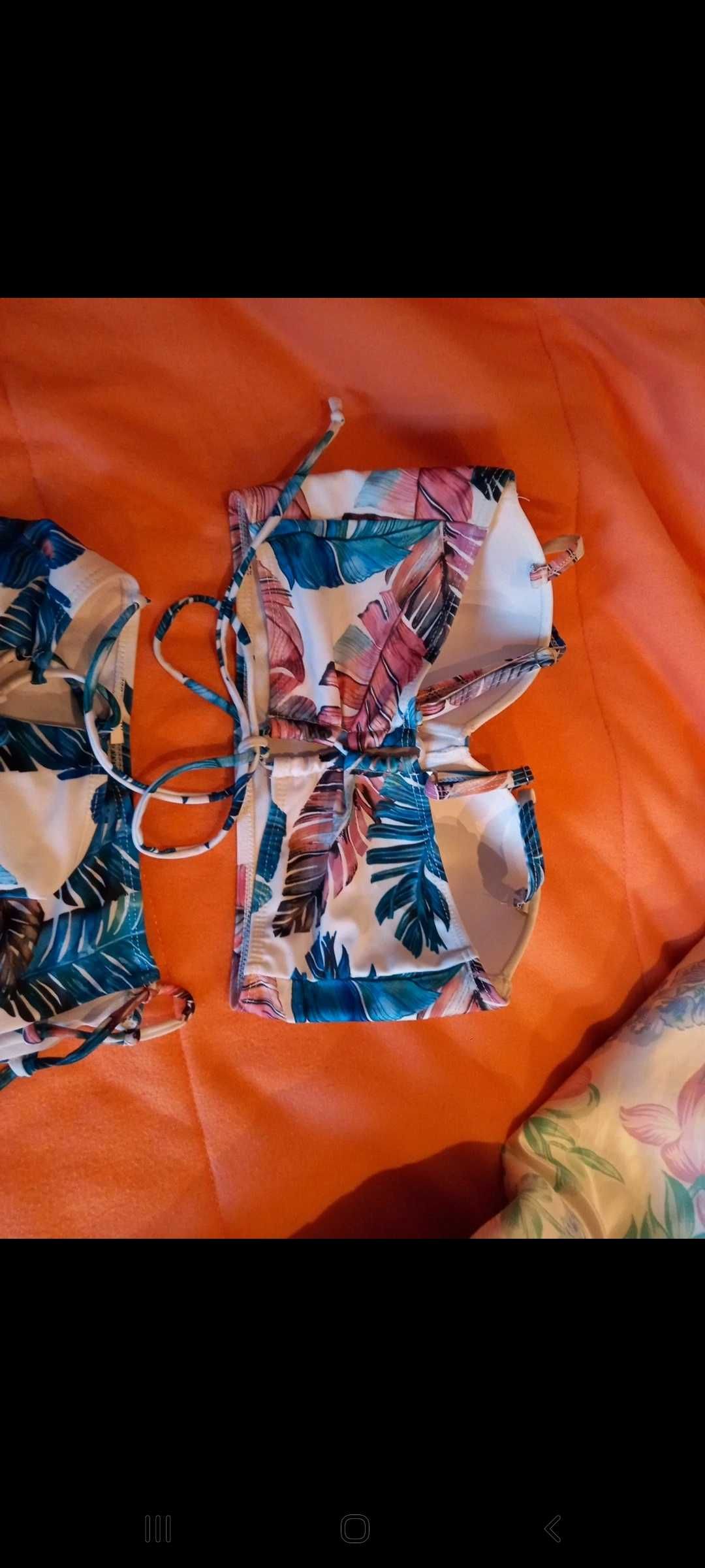 Tanquini branco com padrão floral - M - Local