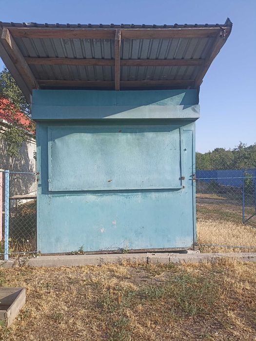 Продам кіоск в гарному стані.