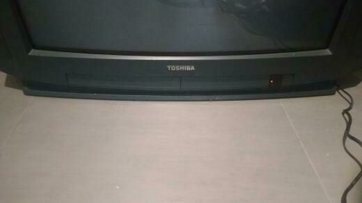 TV Toshiba 28" / 71 cms