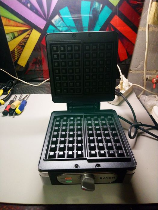 Сендвічниця RAVEN ES 007  (Poland)