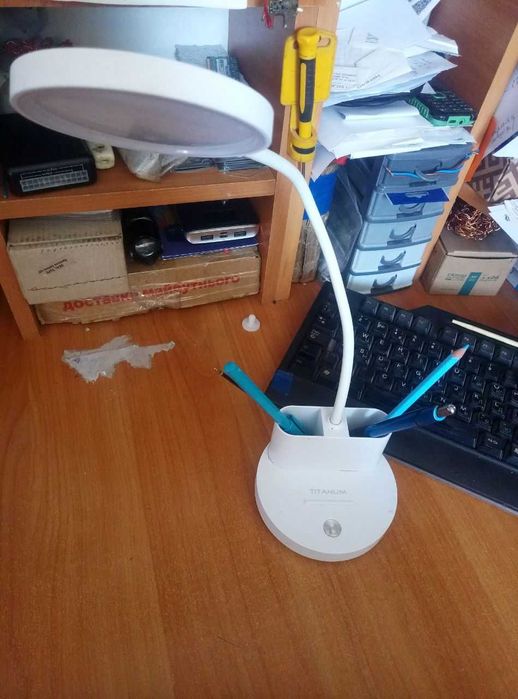 Настольна акумуляторна лампа (б/у) як нова 6W 2700-6000K