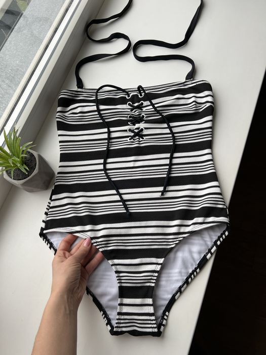 Суцільний купальник спільний злитний структурний