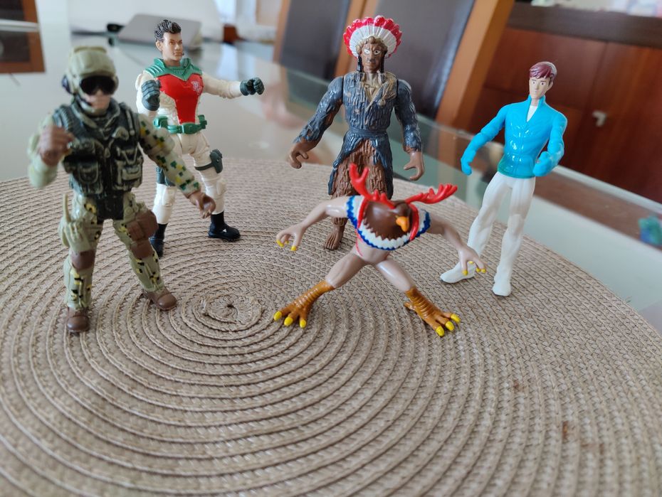 Várias figuras coleção