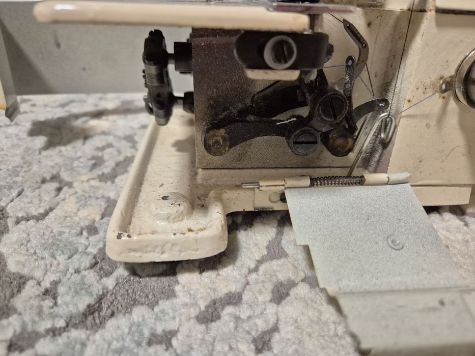 Оверлог трехниточный