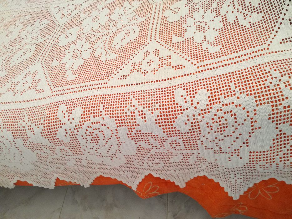 Colcha em Crochet para Cama de Corpo e Meio + 2 Almofadas