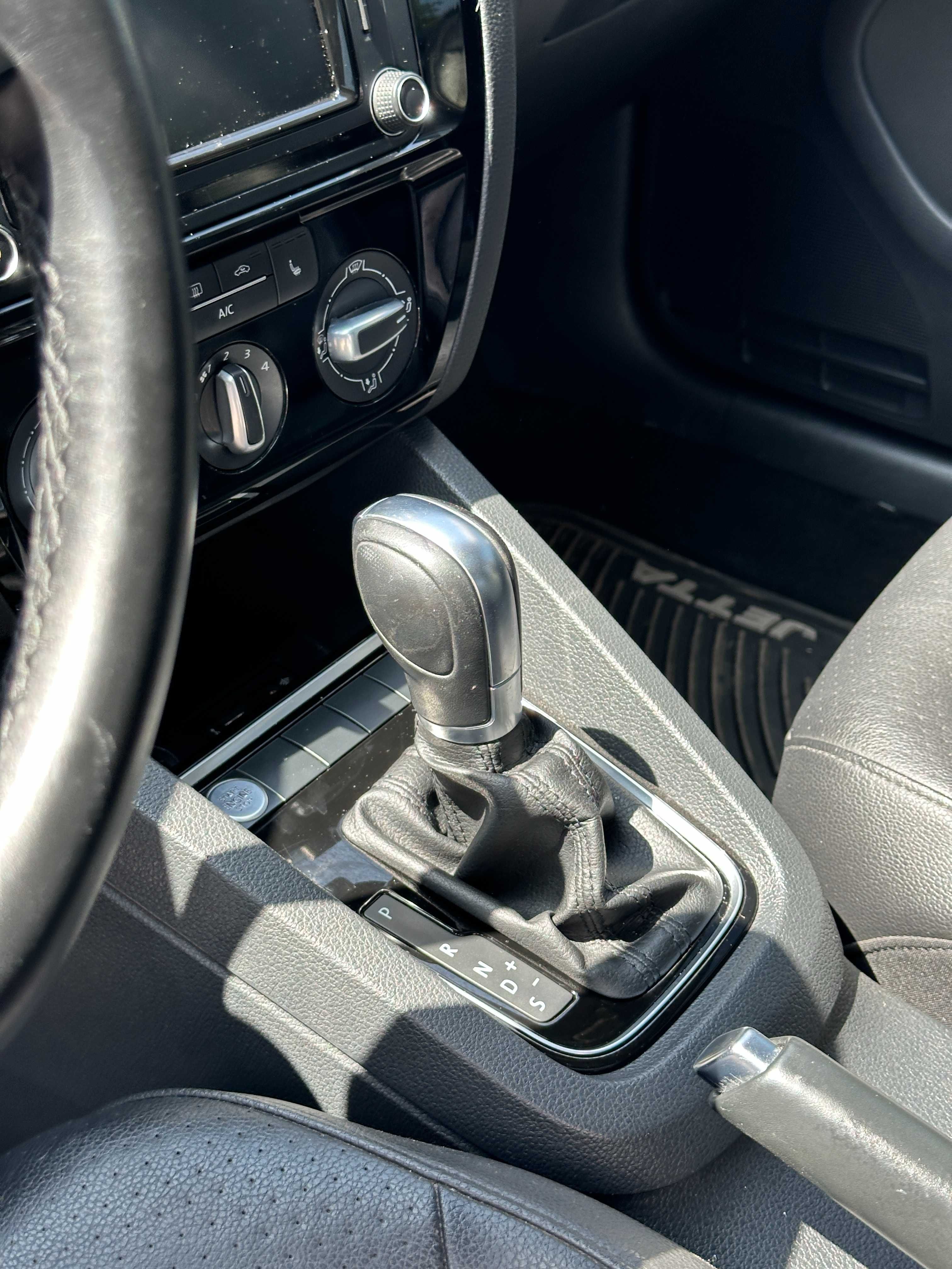Продам  Volkswagen Jetta SEL 2016 рік можлива розстрочка,кредит!