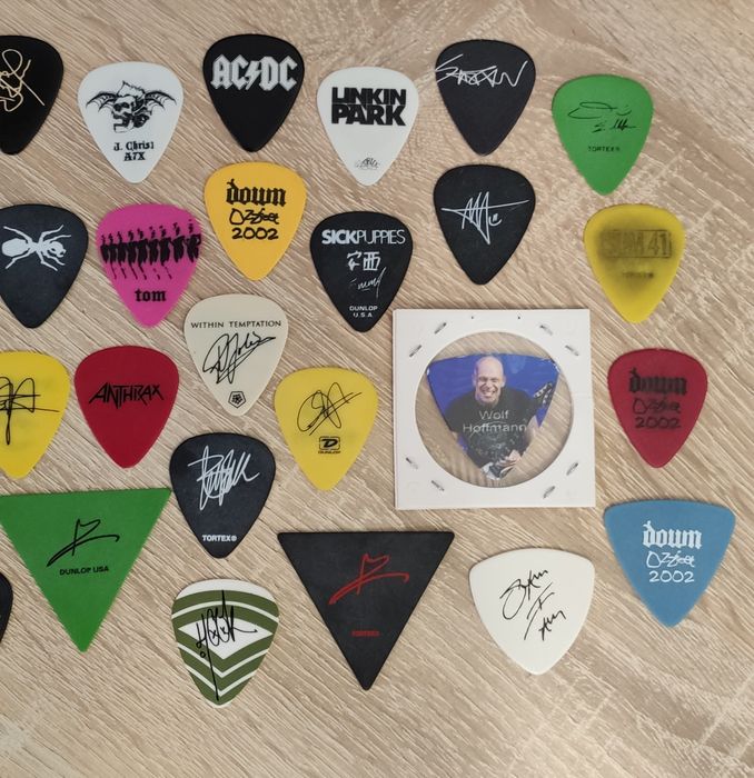 Медиаторы Kiss, Linkin Park, AC/DC, Seether, The Prodigy, Korn.