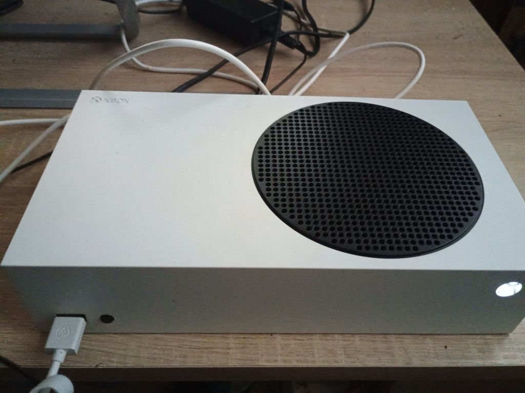 Xbox series s + gry