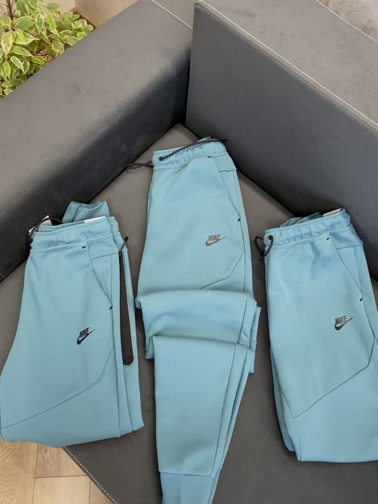 Штани Nike Tech Fleece