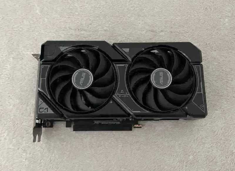 RTX 4060 8GB asus dual OC