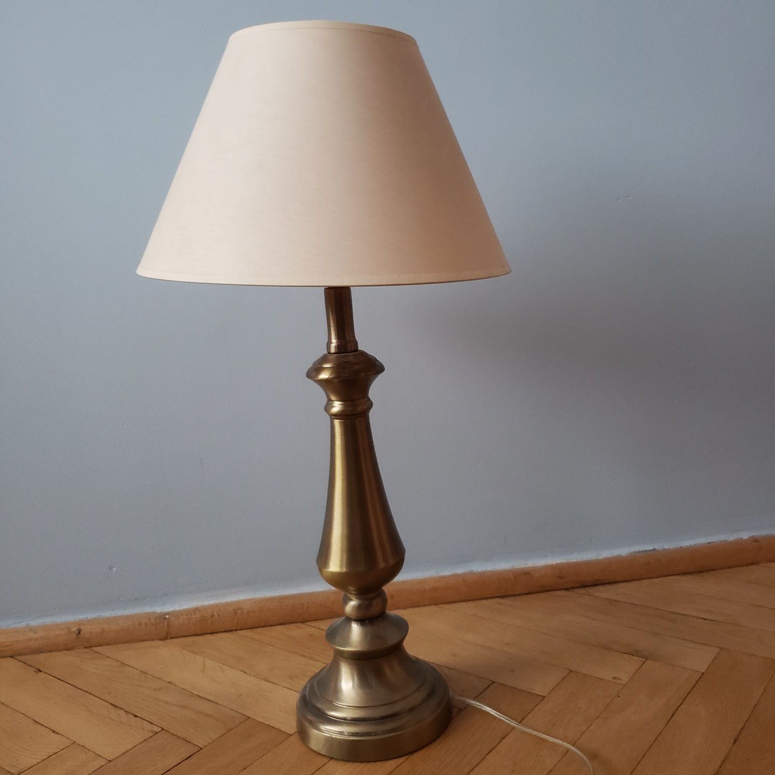 Lampa stołowa DIVA