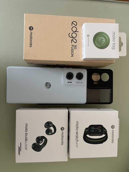 Conjunto Motorola Edge 50 Fusion, Watch Fit, Buds Loop e Moto Tag