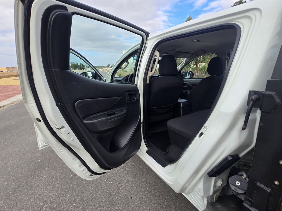 Vendo mitsubishi l200 iva dedutível