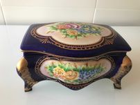 Caixa estilo vintage em porcelana Pintada à mão