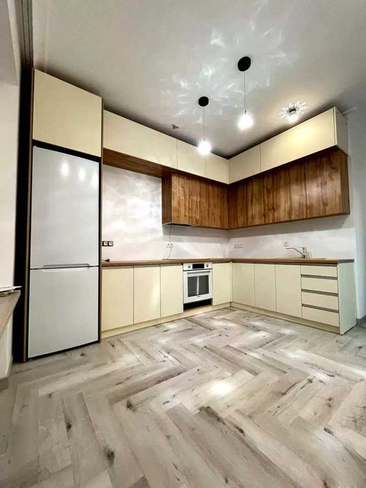 Кухни под заказ Кухні під замовлення Корпусні меблі