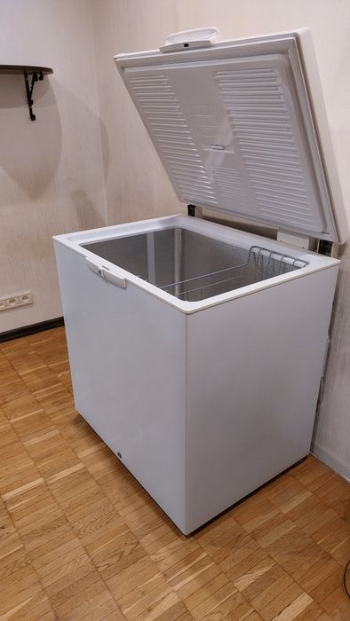Морозильна камера Whirlpool  Вірпул