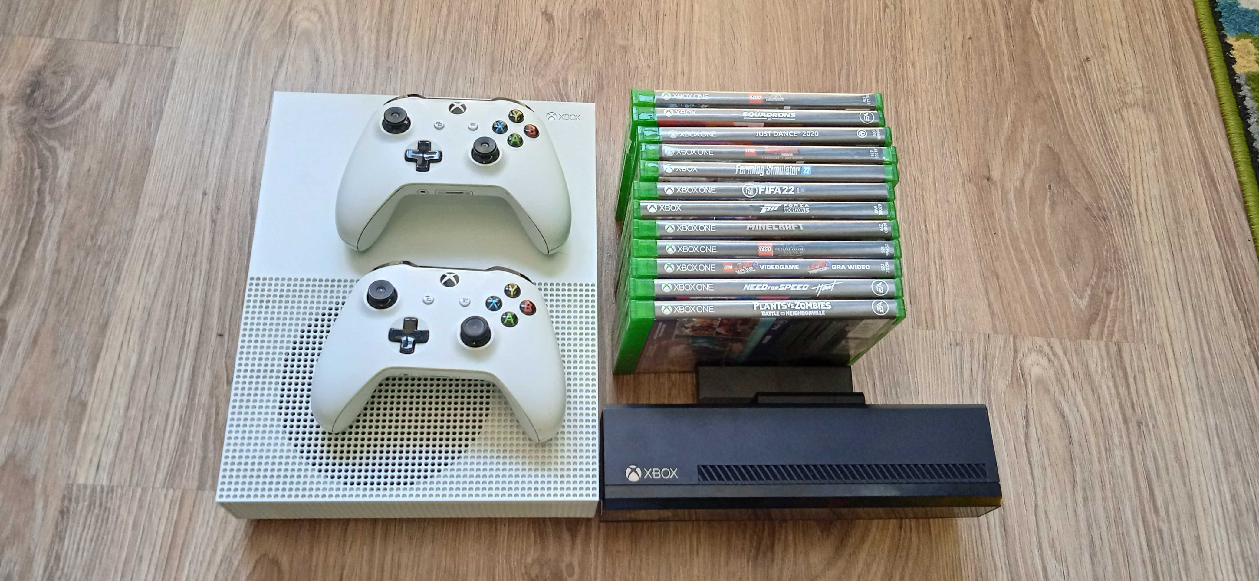 Xbox one w bardzo dobrym stanie do tego 12 gier i kamerka Kinect