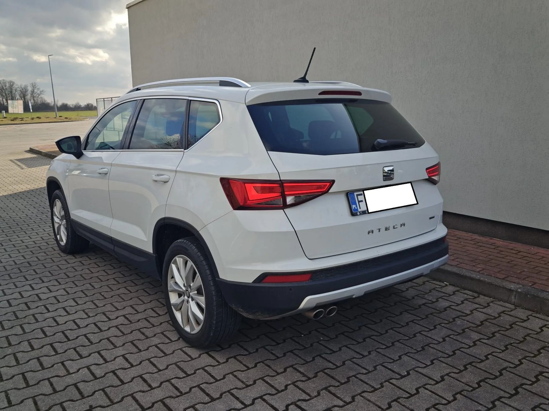 Seat Ateca Rezerwacja do 5.07/Panorama/ Kamery 360 / Webasto / 4X4 / Serwis / Hak