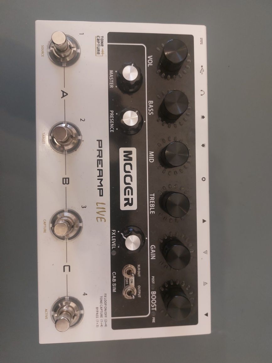 Pedal de guitarra Mooer Preamp Live
