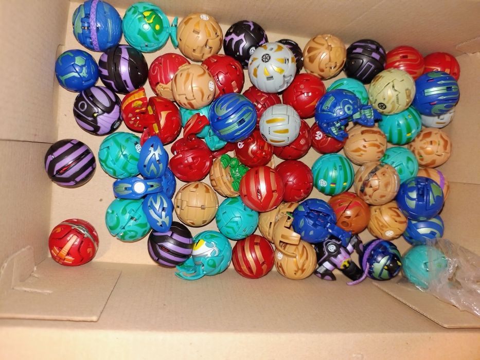 Бакугани оригінал - Bakugan ™