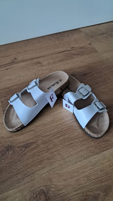 Klapki NOWE białe rozmiar 39