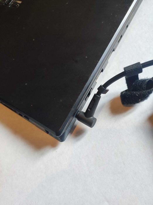 Portátil ASUS VivoBook F571GT