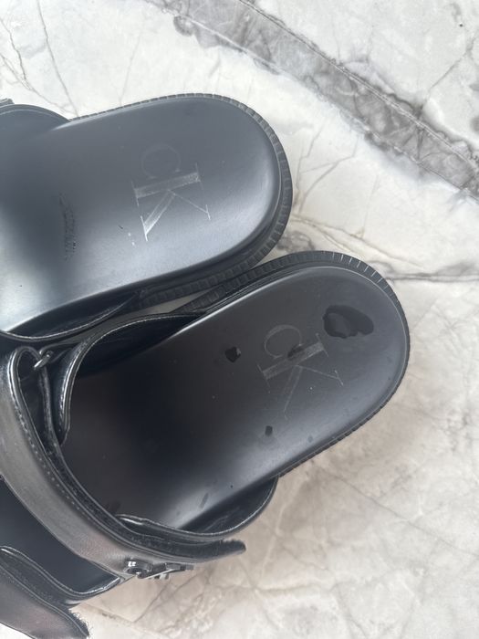 Шльопки calvin klein в стилі шипрів