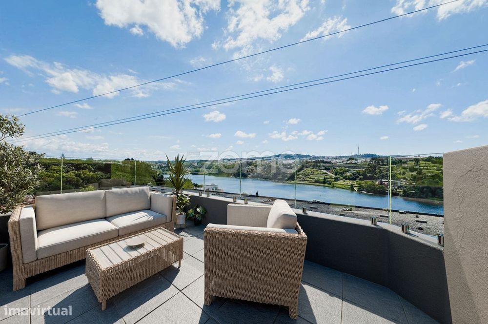 Moradia T2+1 com jardim e vista para o Rio Douro em Valbom, Gondomar
