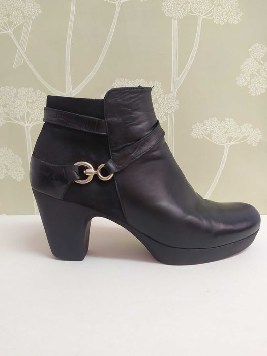 Botins de senhora, marca Horas Cómodas, Tam. 37