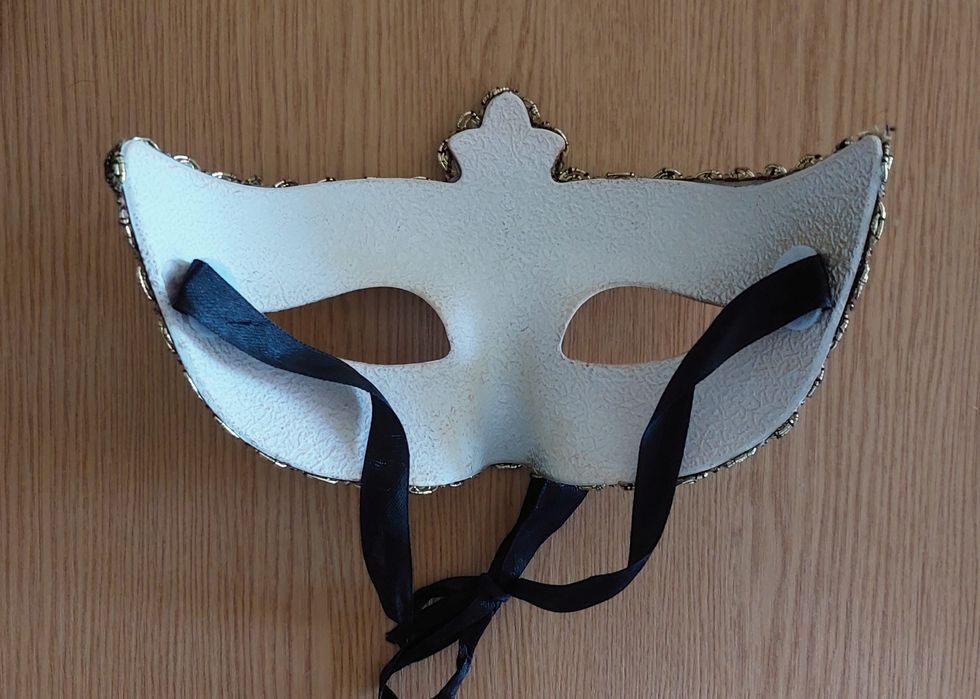 Маска карнавальная.