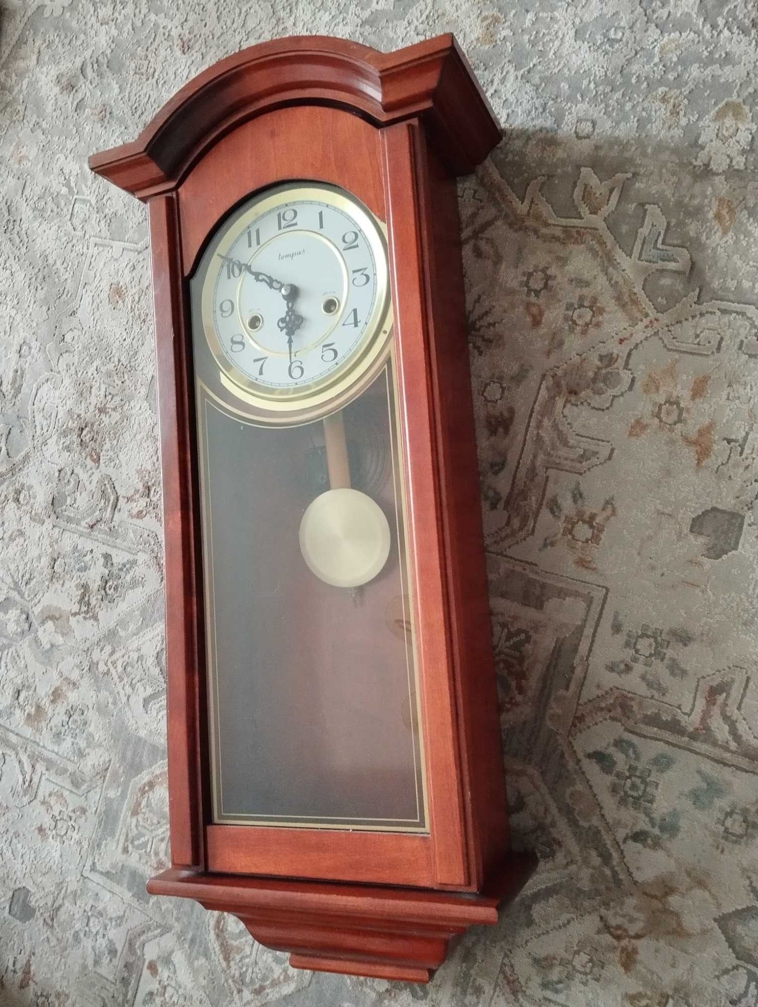 Zegar ścienny drewniany nakręcany w stylu retro