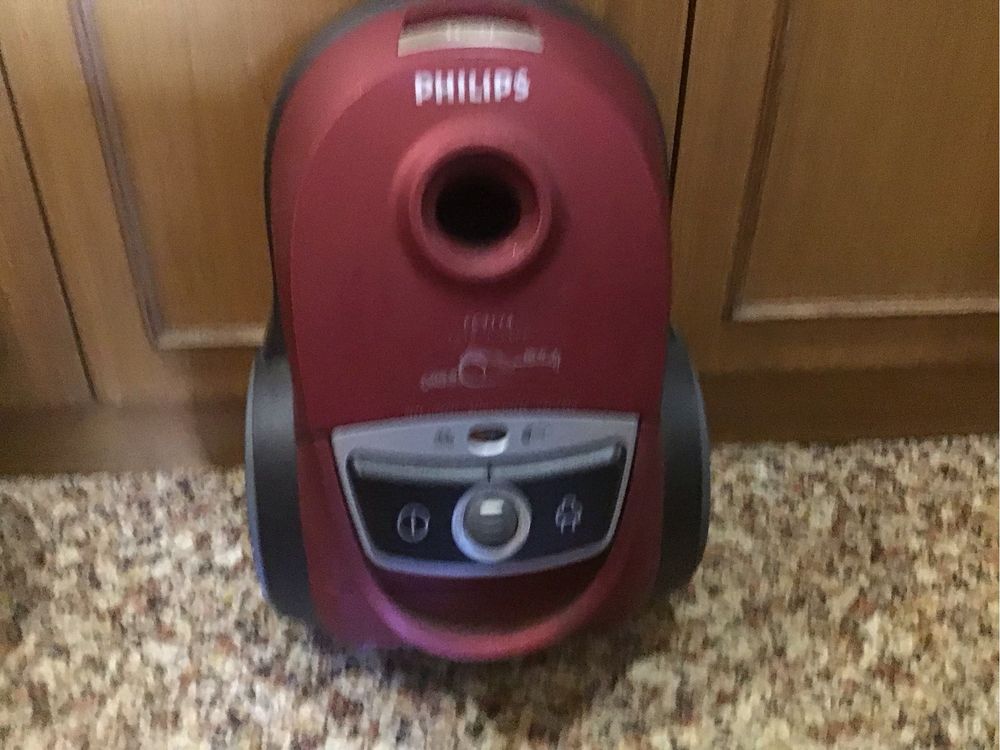 PHILIPS пылесос