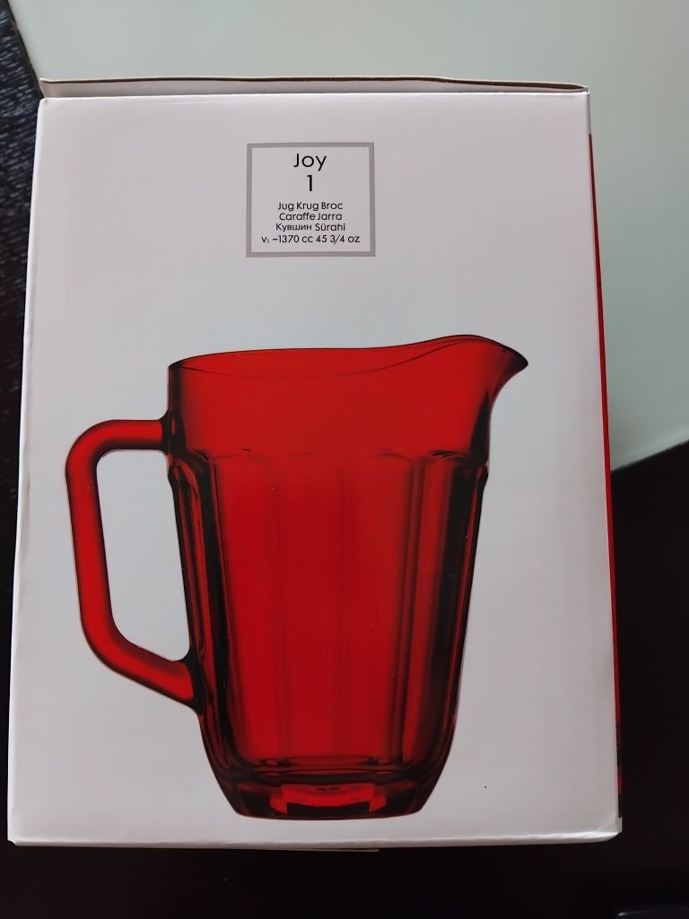 Jarro em vidro vermelho