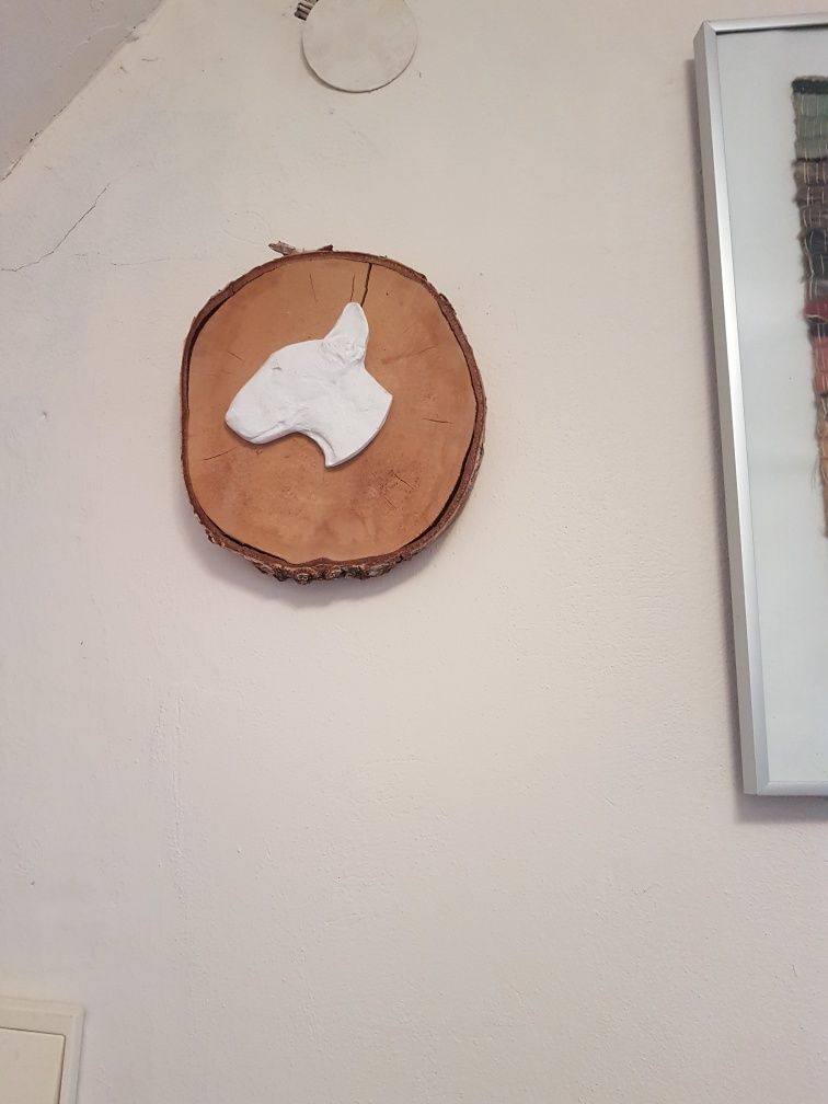 Gipsowa ozdoba bulterier