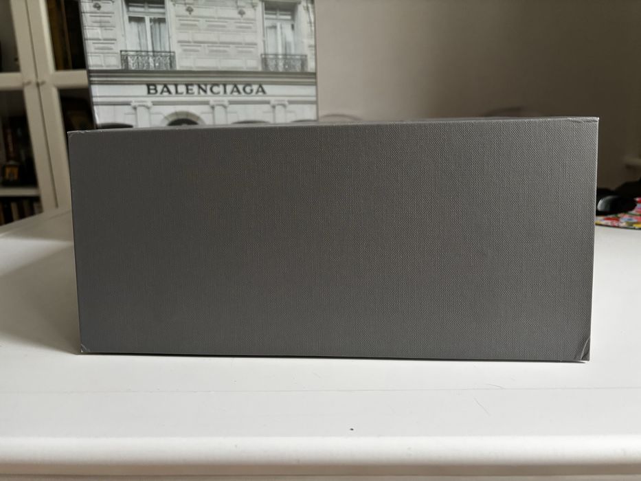 Balenciaga Брелок, пильник, коробки, пакет