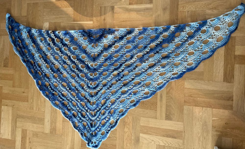 Chusta ręcznie robiona handmade błękity niebieska ombre duża