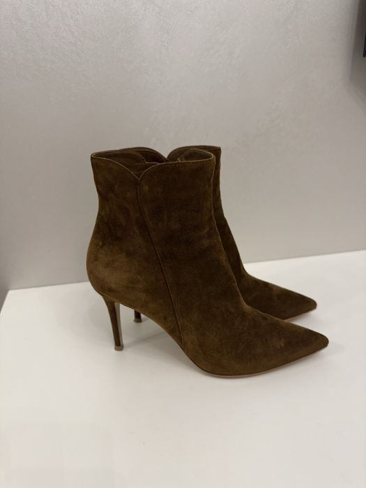 Замшеві черевики /чоботи Gianvito Rossi, Італія