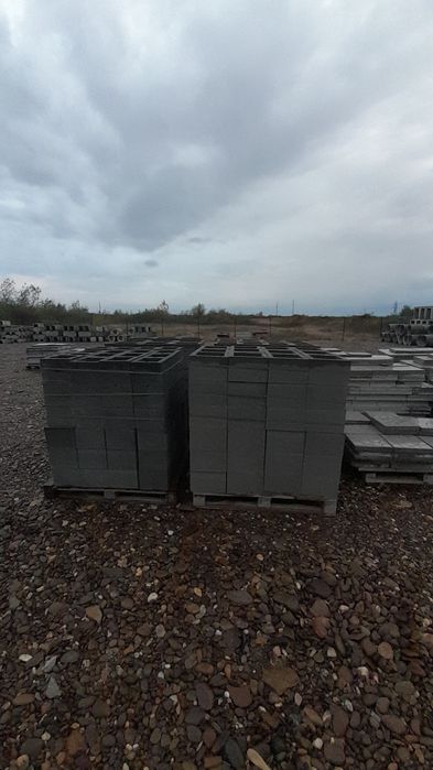 Блоки,парапети,шапки,поребрик